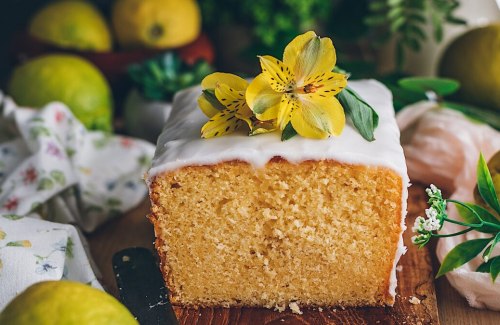 Emulsifier for sponges and pound cakes