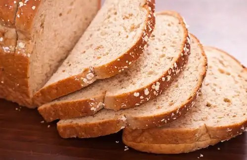 Emulsifiers and fungal amylase in wheat bread