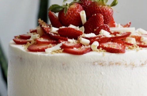 Polyglycerol polyricinoleate for cake